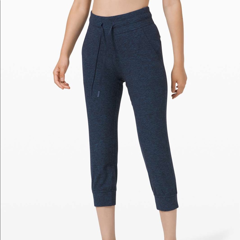 Lululemon ready to Rulu jogger crop
